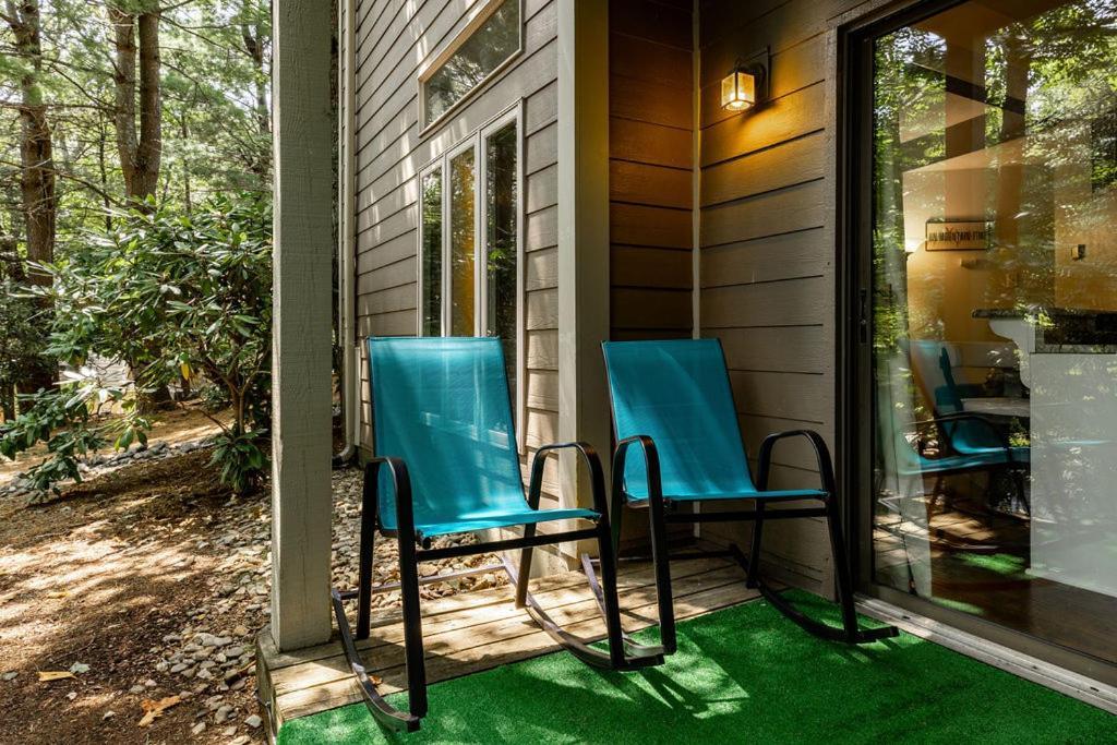 Lyndhurst Cozy Condo In Wintergreen Resort That Sleeps 4! מראה חיצוני תמונה