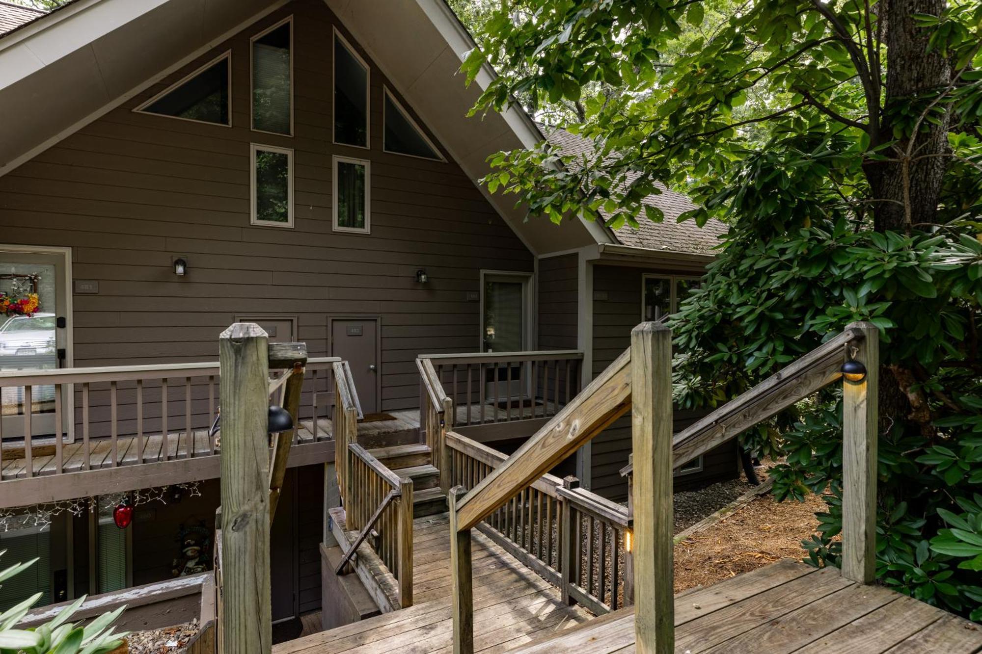 Lyndhurst Cozy Condo In Wintergreen Resort That Sleeps 4! מראה חיצוני תמונה